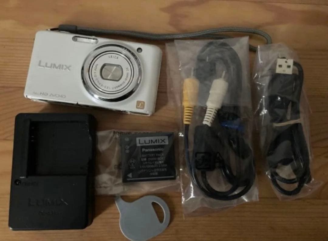 Panasonic パナソニック　デジタルカメラ　LUMIX FX77 ホワイト