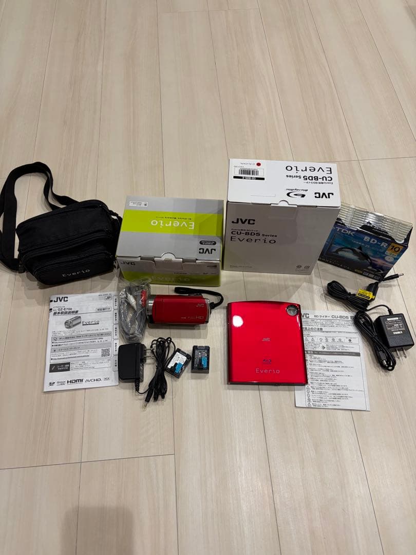 Victor/ビクター GZ-E700-R（レッド）　Everio/エブリオ