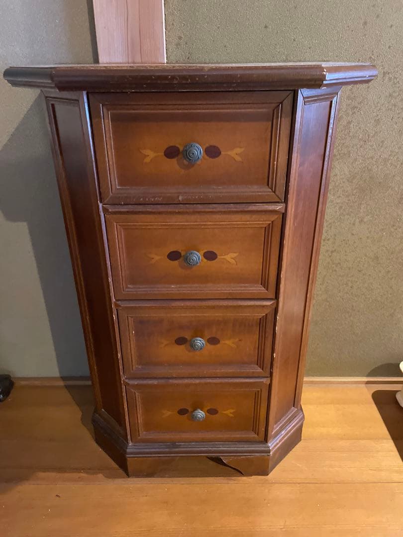 イタリア　象嵌　4段縦型のチェスト　コンソール