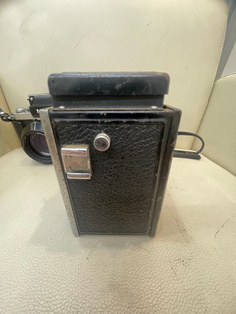 Nikon フィルム一眼レフカメラ 50mmレンズ付き&ビンテージカメラ