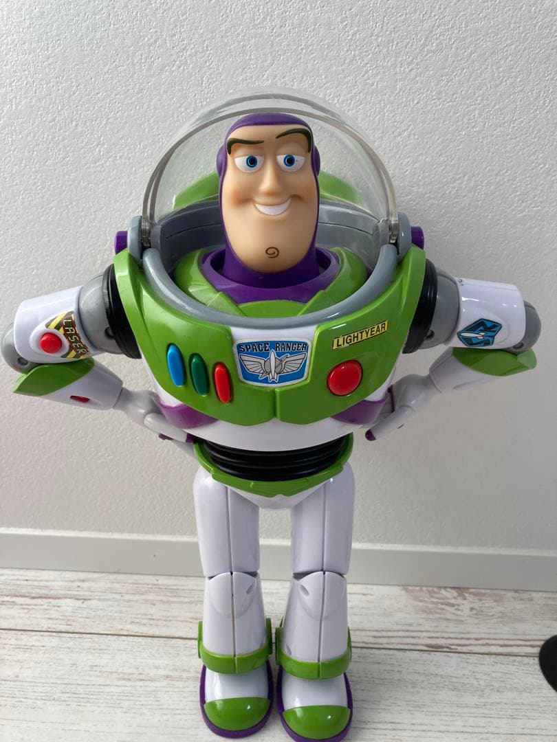 トイストーリー　リアルサイズトーキングフィギュア　ウッディ　バズ　ジェシー