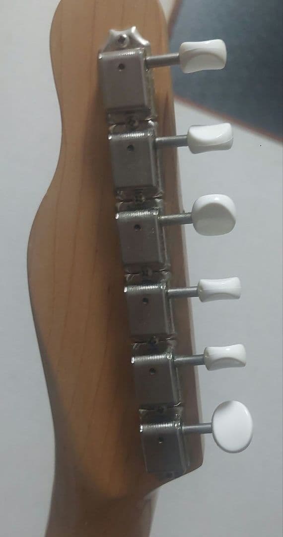 コンポーネントギター　ストラトキャスター　FISHMAN　ゴトーペグ