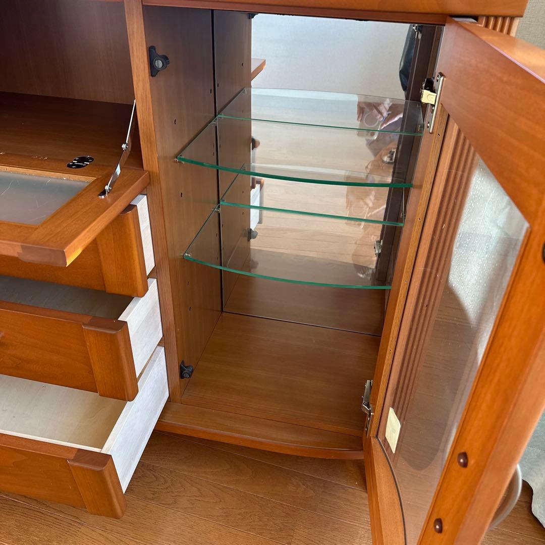 【おすぎです】高級ブラウン木製キャビネット ガラス扉付き（美品）