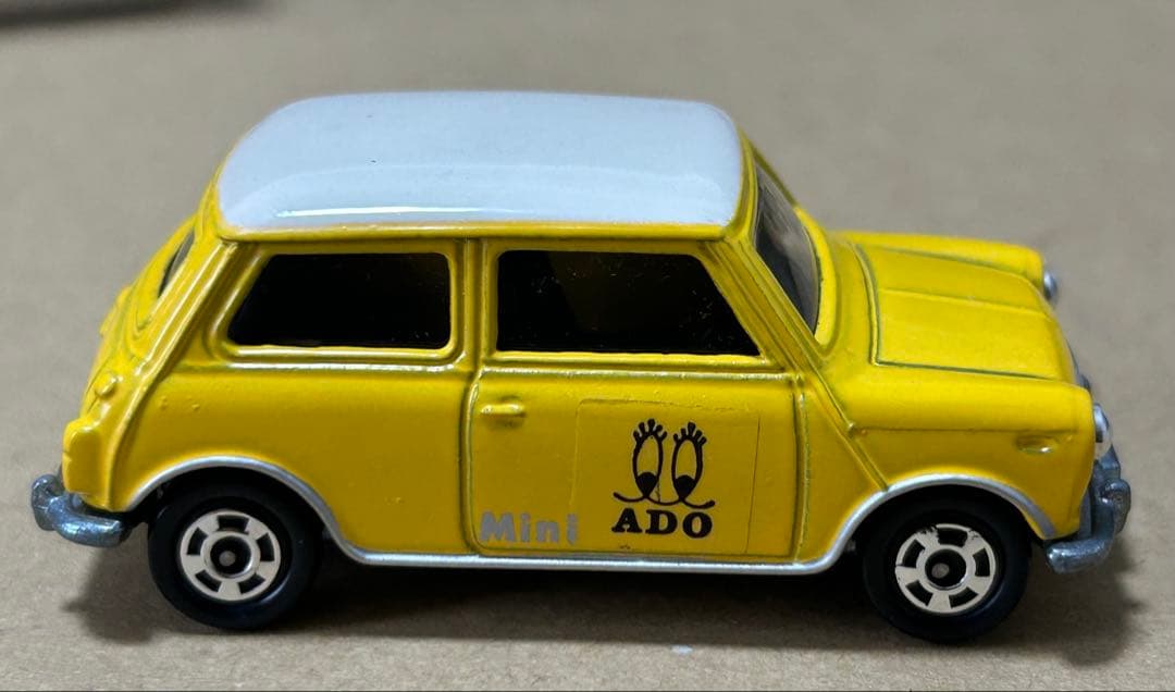 トミカ ミニクーパー アイアイアド 黄色 黒シート