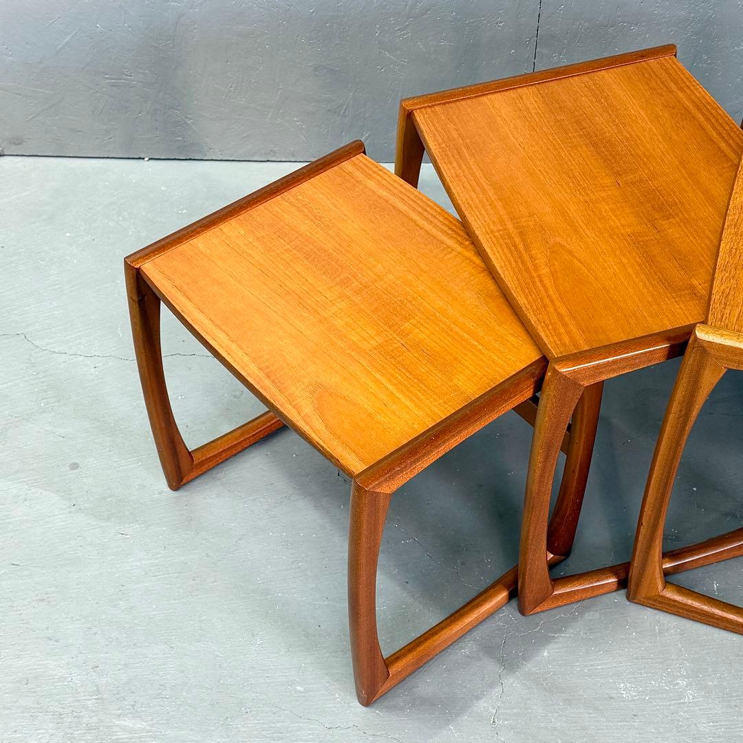 イギリス ヴィンテージ チーク ネストテーブル