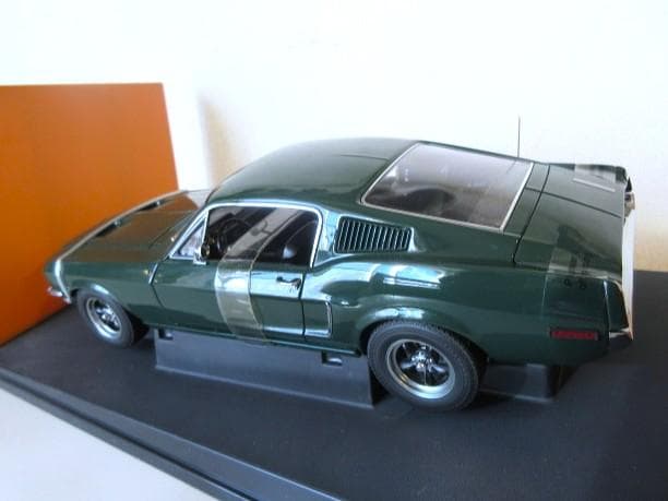 特価 AUTOart 1/18 フォード マスタング GT390 BULLITT