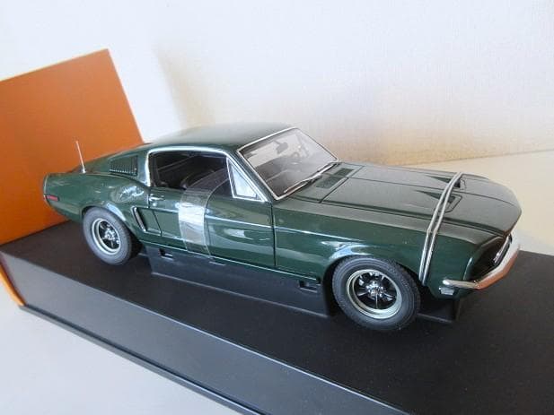 特価 AUTOart 1/18 フォード マスタング GT390 BULLITT