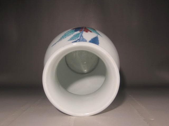 １３代今泉右衛門　色鍋島藤袴花瓶　美しい景色　r328