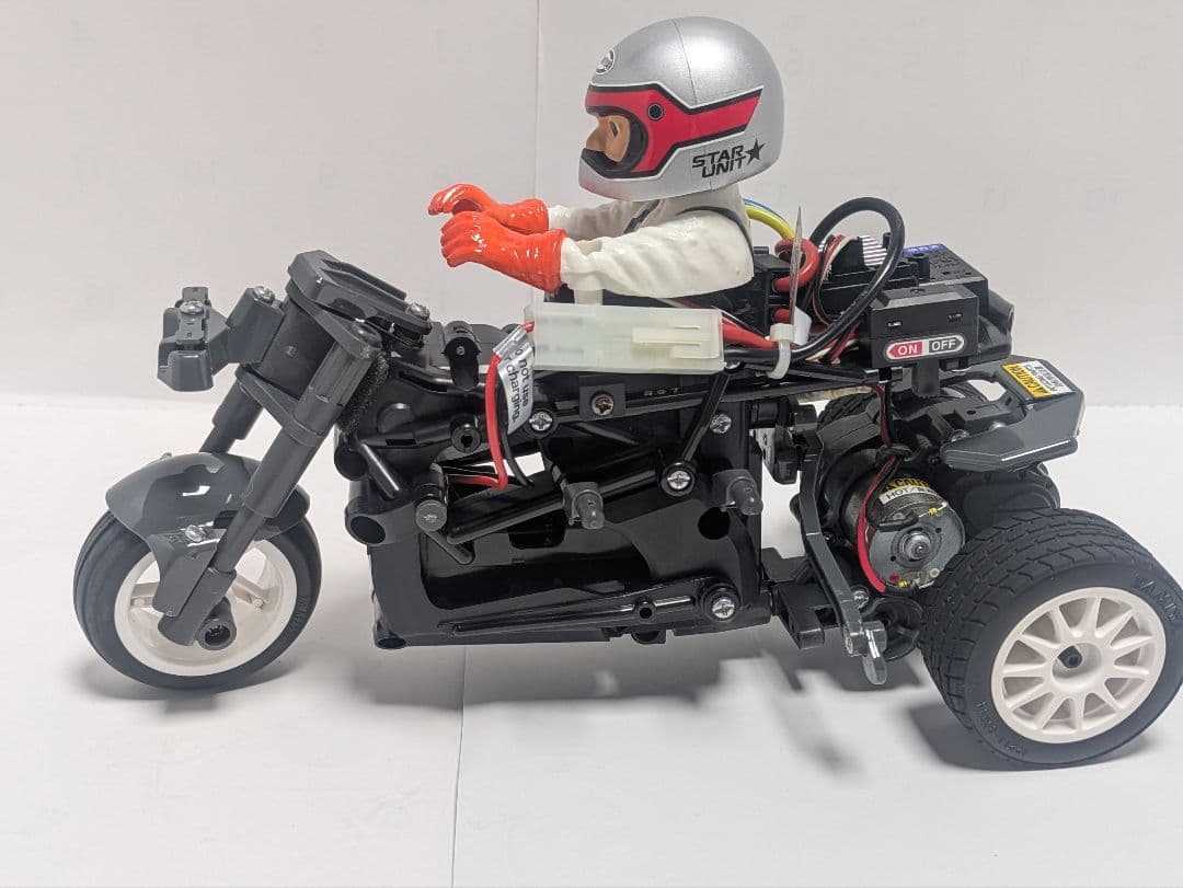 TAMIYA 1/8ダンシングライダーT3-01 2.4GHzフルセット