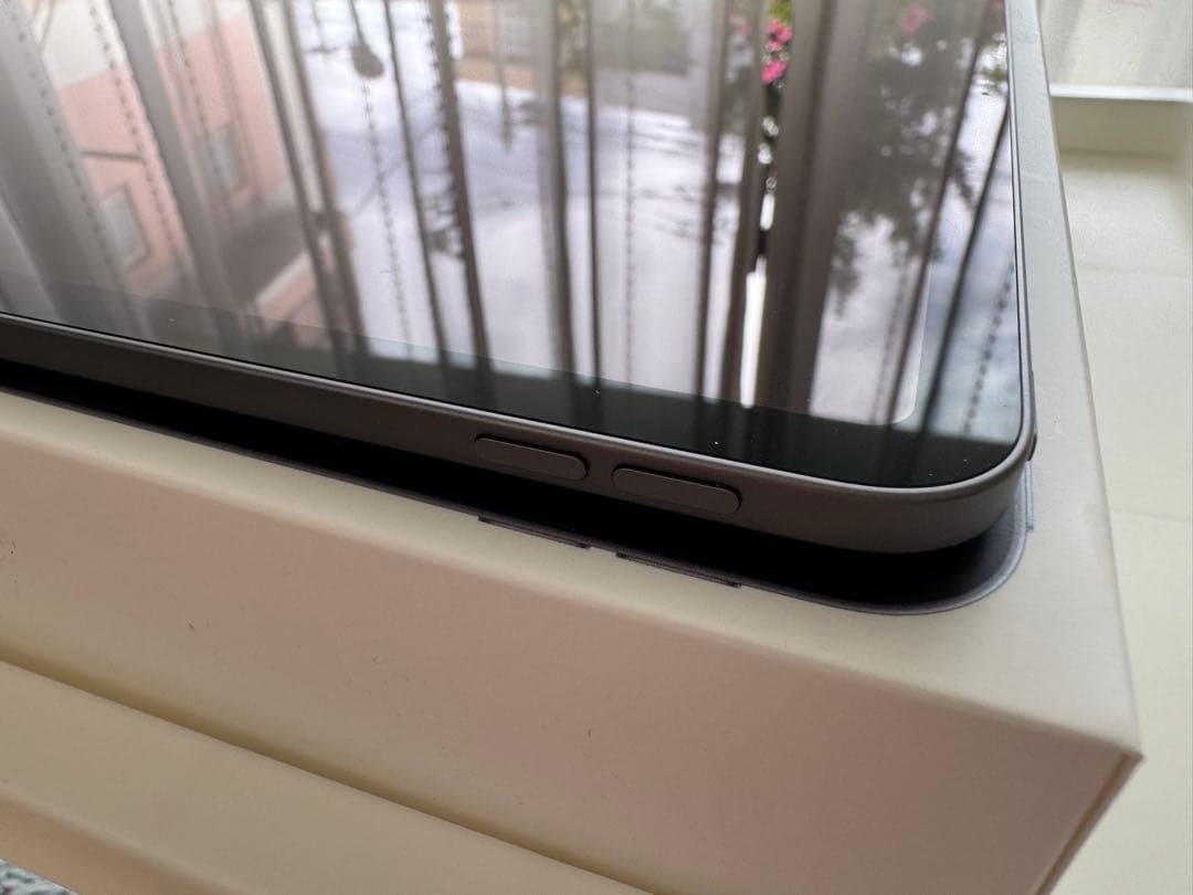 iPad Pro 12.9 インチ 第4世代 +Smart Keyboard