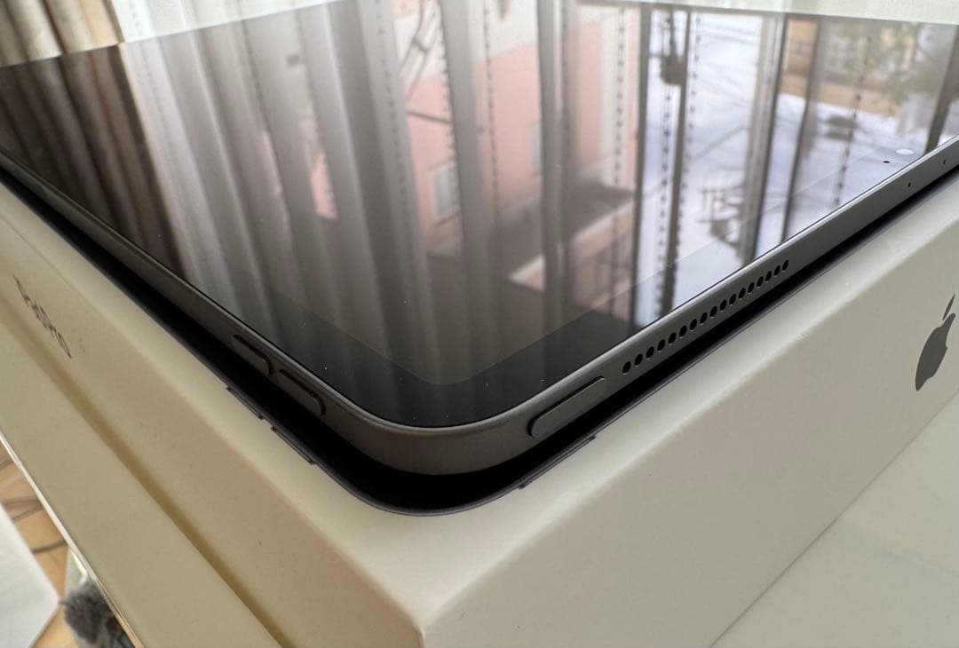 iPad Pro 12.9 インチ 第4世代 +Smart Keyboard