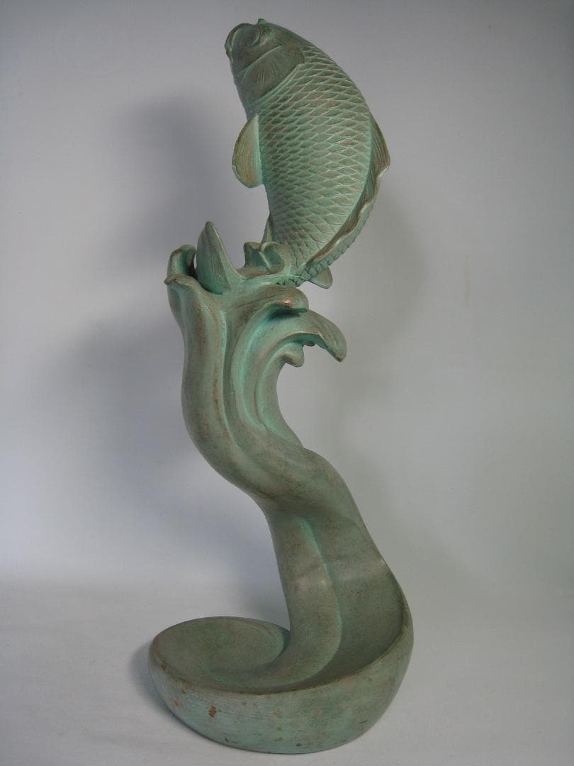 銅製　鯉の滝昇り置物　高さ約39㎝　立身出世のシンボル　家運上昇