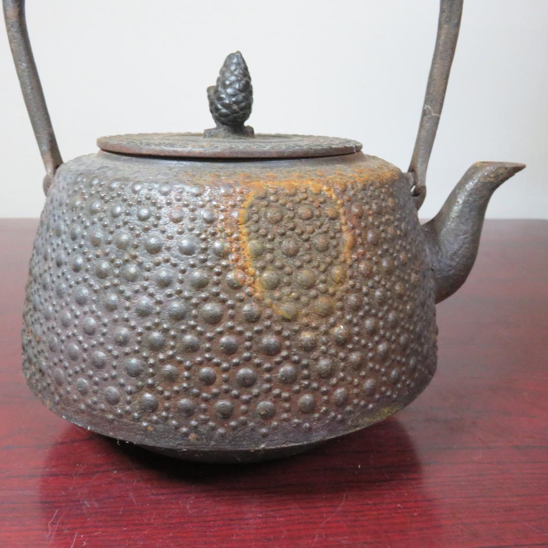 鉄瓶 鋳物 岩鋳 亀甲 錆あり 急須 茶道具 茶器 やかん 銘