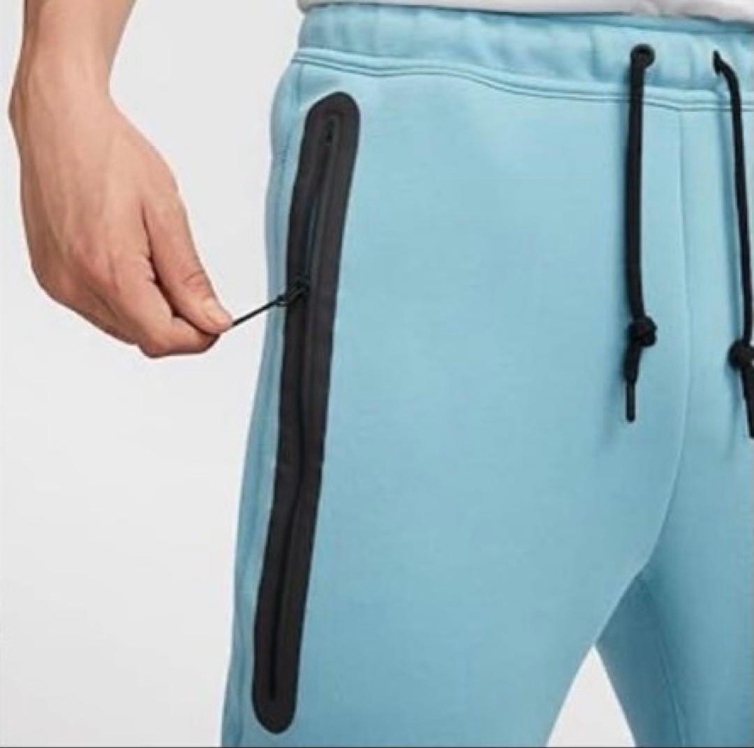 新品未使用 Nike テックフリース スリムフィットＬ