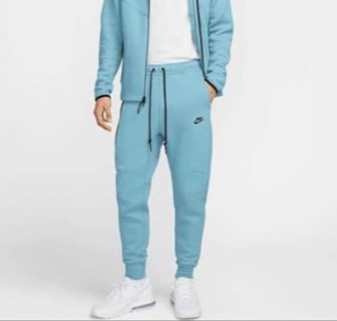 新品未使用 Nike テックフリース スリムフィットＬ