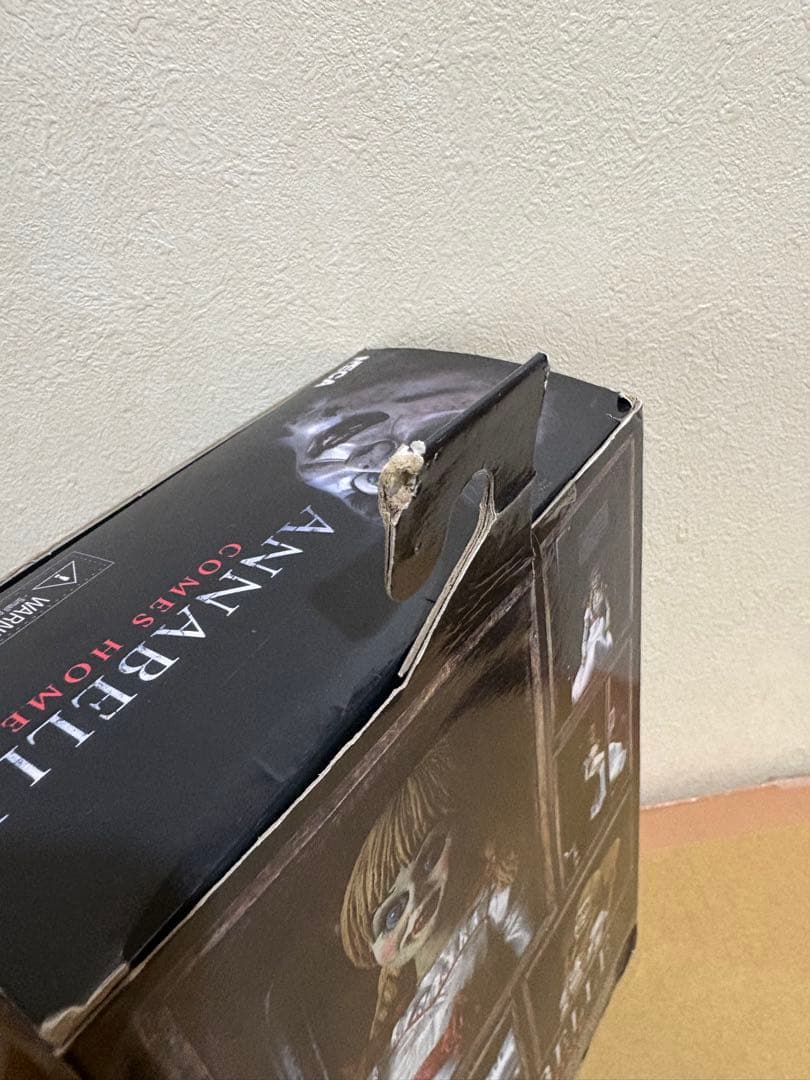 neca ネカ アナベル 死霊博物館 アナベルwithショーケース 3520