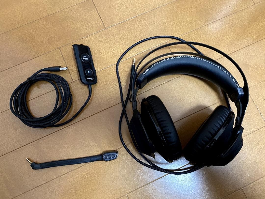 ヘッドホン HyperX Cloud Revolver S