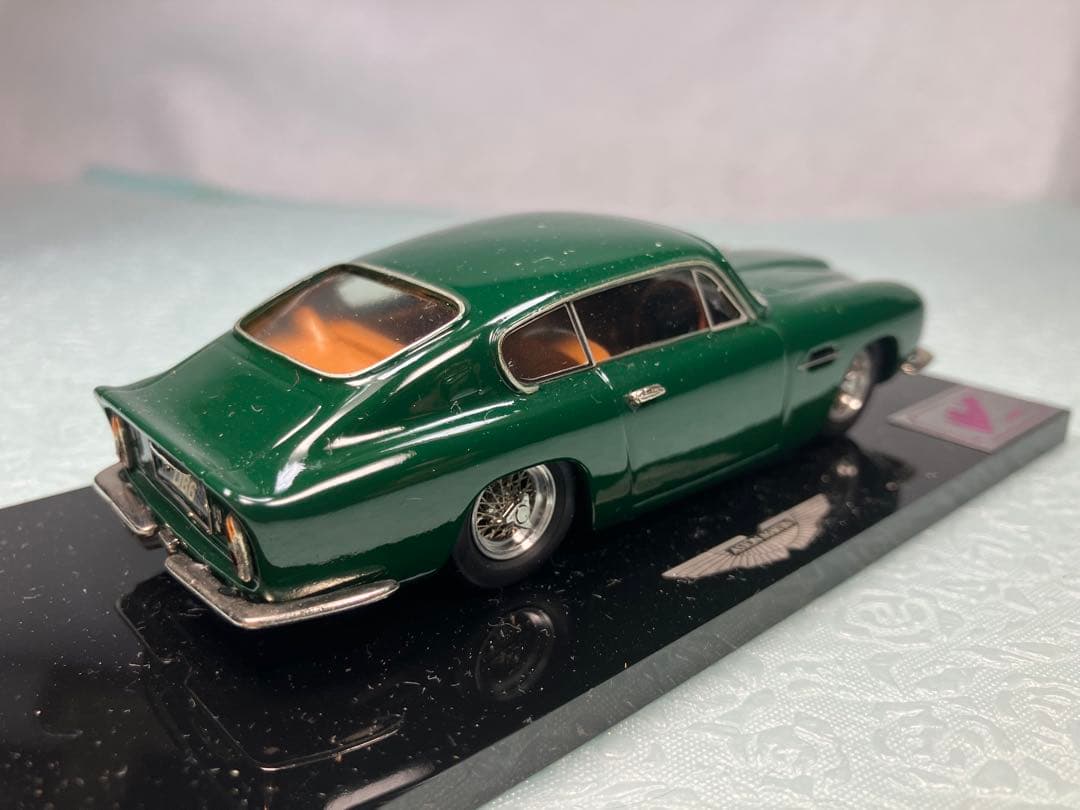 Illustra ホワイトメタル　アストン・マーティン　DB6 グリーン