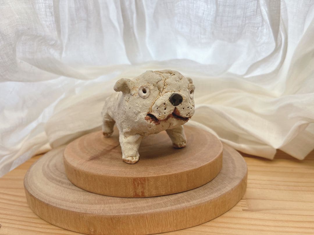 前川幸市　犬　ブルドッグ　置物　陶芸　作家　垂れ耳　白い犬