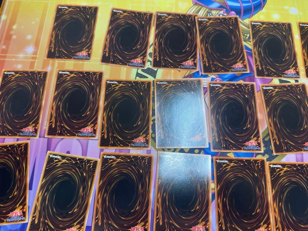遊戯王　旧レリーフまとめ売り　上段は綺麗め