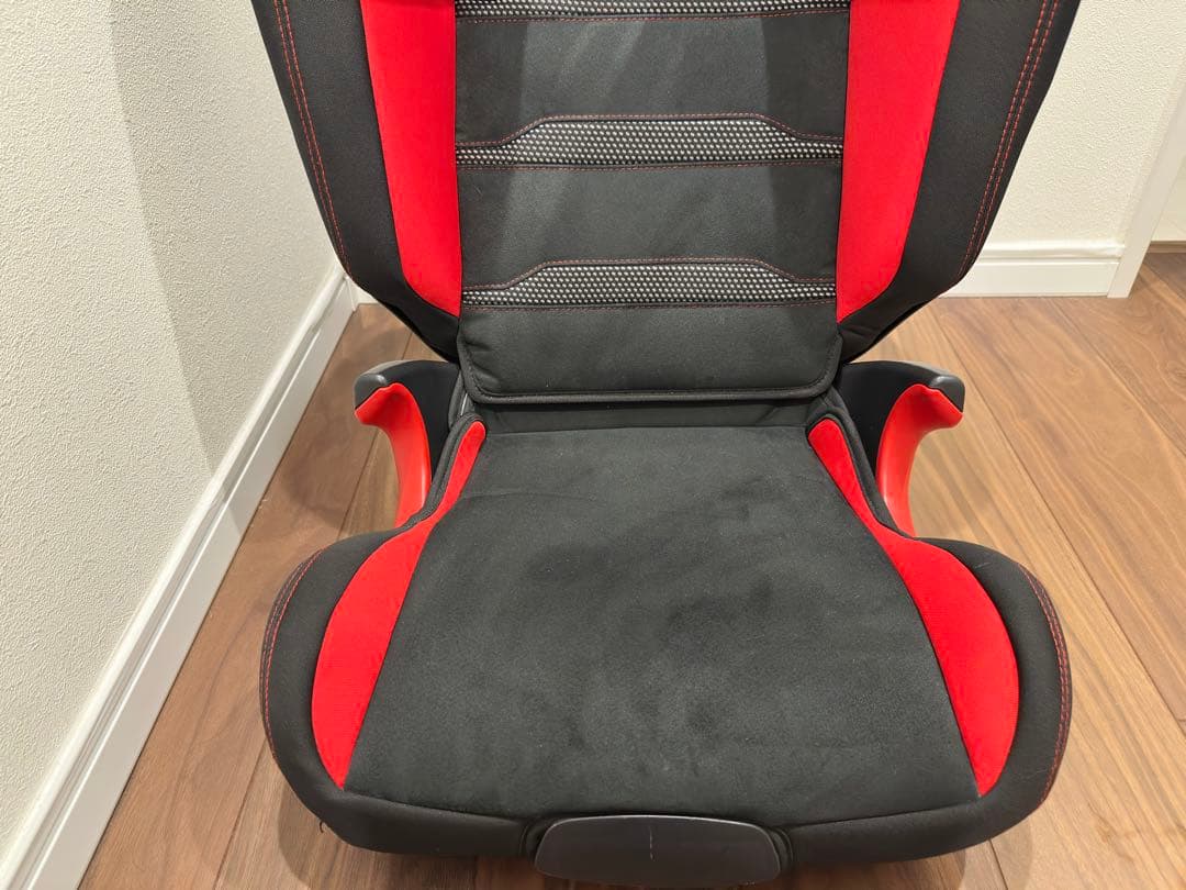 メルセデスベンツ　AMG ジュニアシート