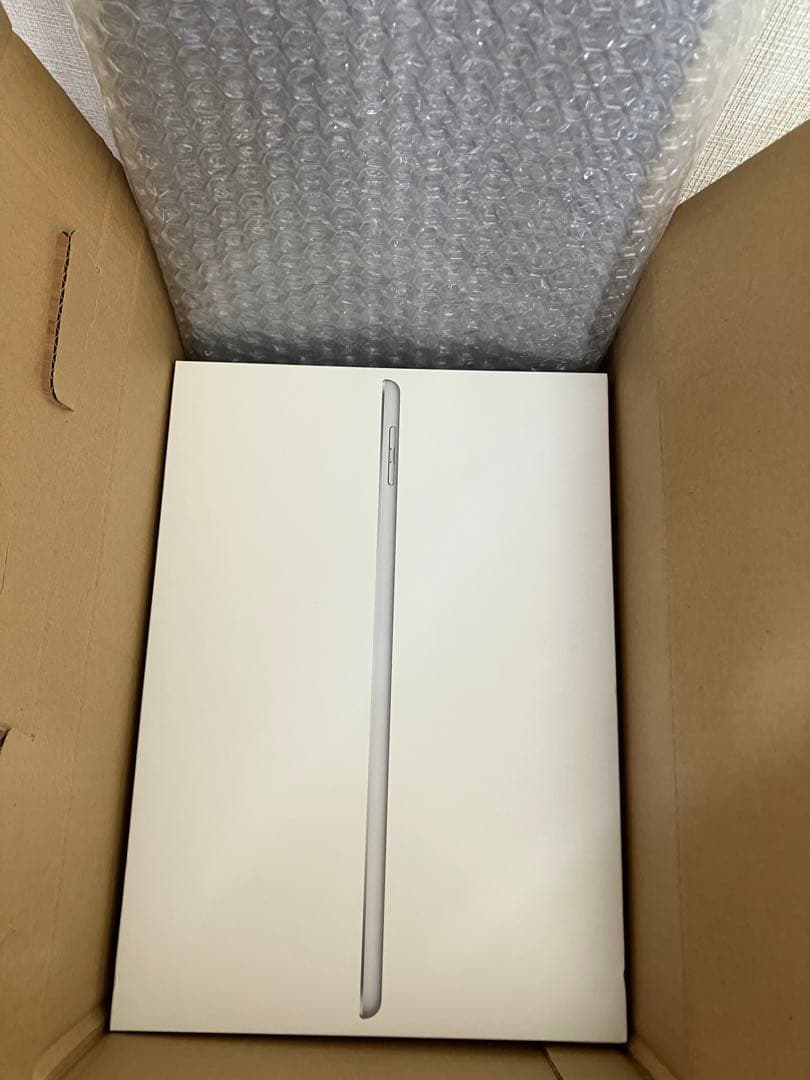 iPad 第6世代 32GB シルバー