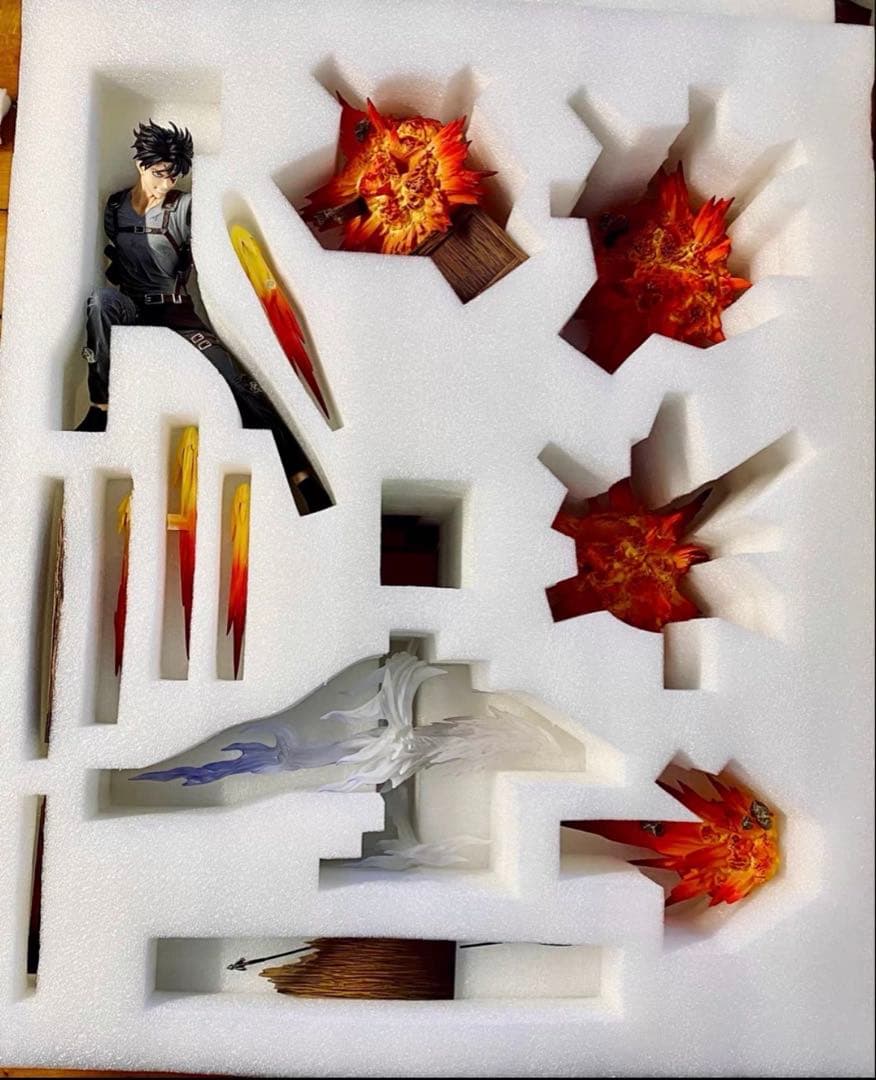 進撃の巨人 ① リヴァイ·アッカーマン ガレージキット ガレキ スタチュー