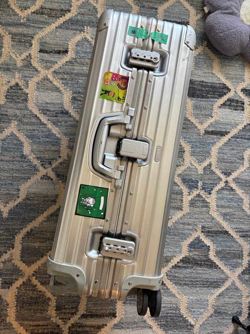 RIMOWA リモワ アルミ 大型 スーツケース シルバー（キャスター1つ欠損）