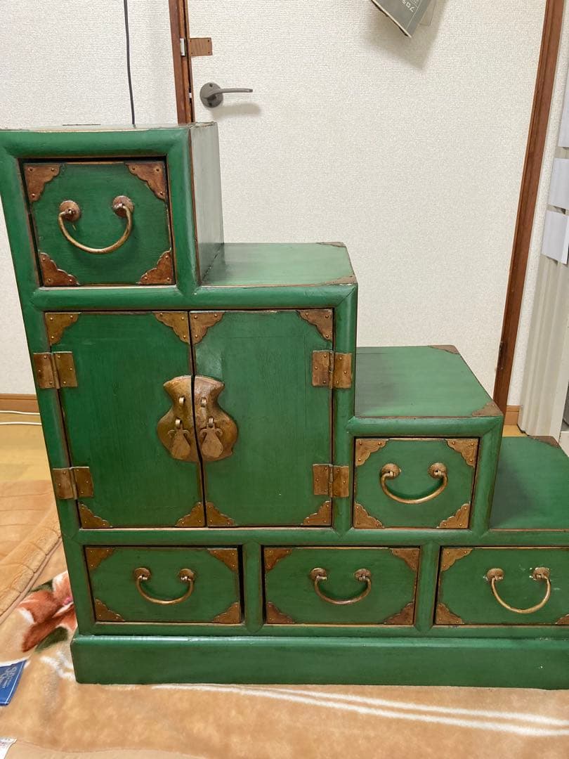 階段型木製タンス グリーン