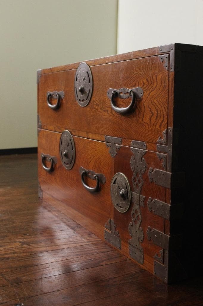 欅共縁！蝶覆輪！時代箪笥・四杯！和家具サイドボード古家具和モダンローチェスト古布