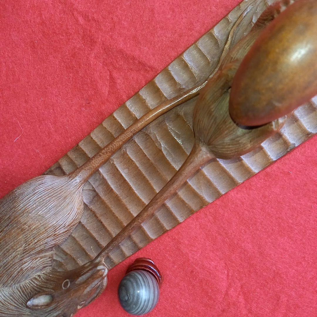 鼠　ネズミ　ねずみ　木彫り　骨董　オブジェ　天然木　古民藝　彫刻　一刀彫