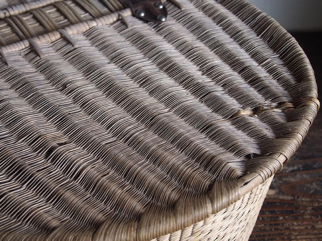 ふた付き 皮ハンドル大きなバスケット 民藝 パニエ かご細工 柳 籐/K351