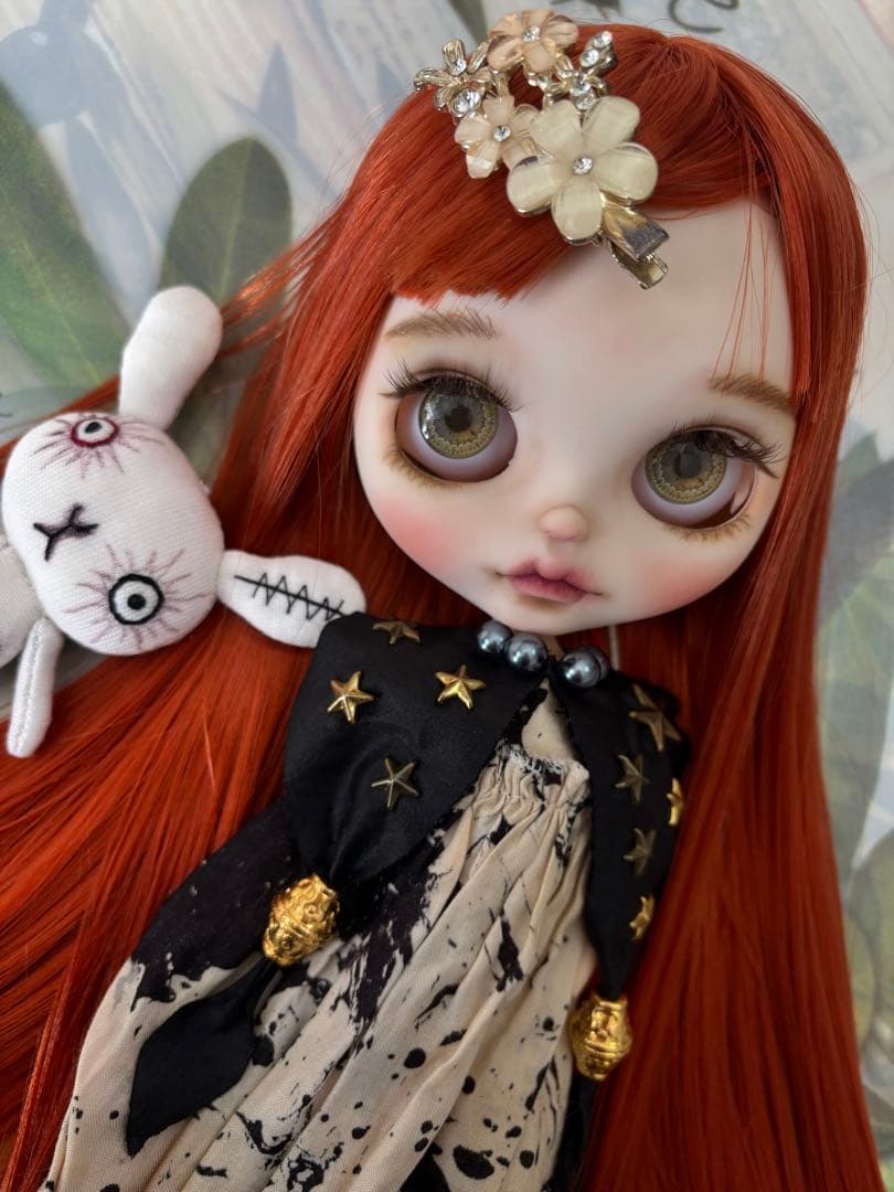 カスタムアイシードール　ネオサイズ　白肌　赤茶サラサラストレート