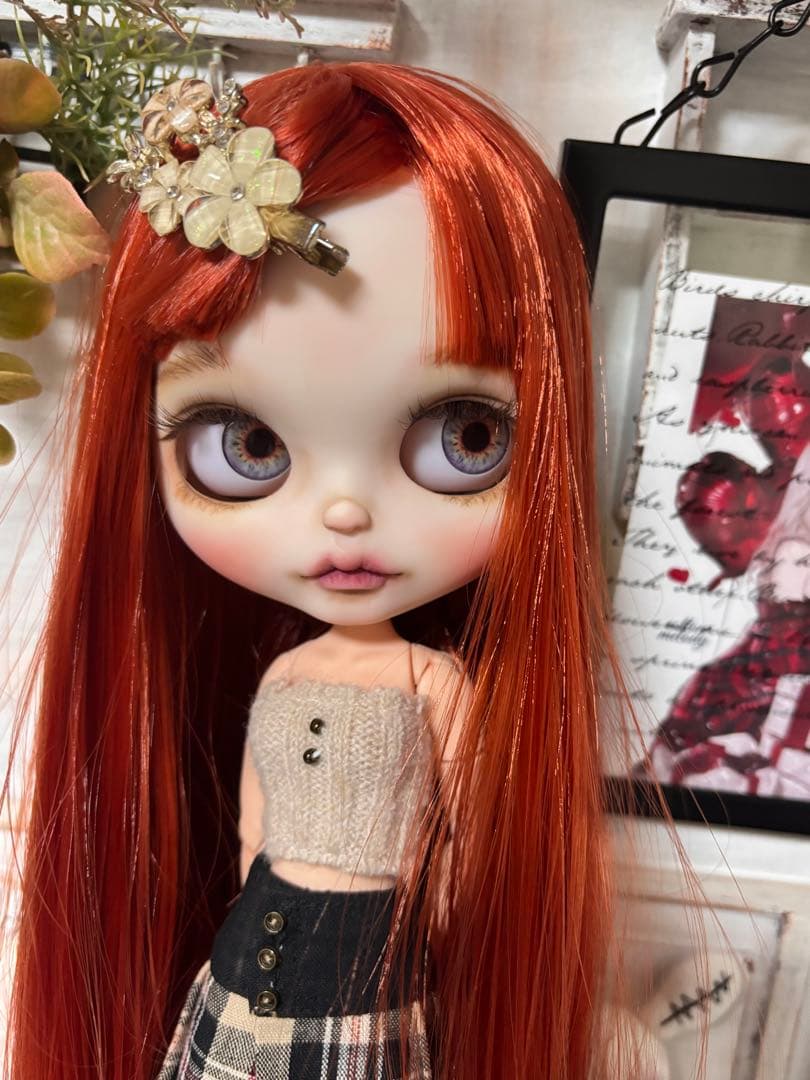 カスタムアイシードール　ネオサイズ　白肌　赤茶サラサラストレート