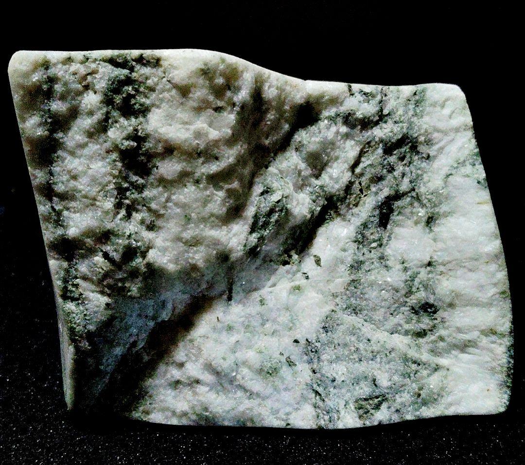 ★翡翠原石★稀少！下仁田翡翠【カチ割り・5面磨き577ｇ】