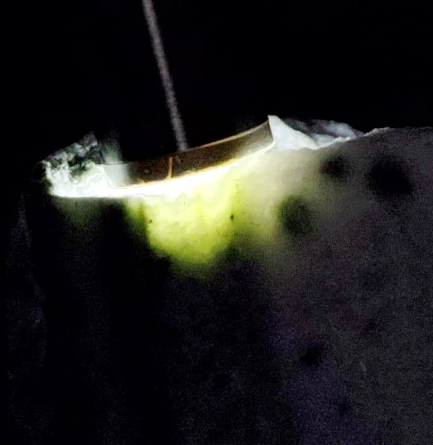 ★翡翠原石★稀少！下仁田翡翠【カチ割り・5面磨き577ｇ】