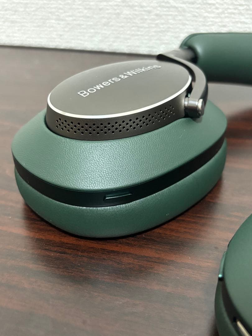 Bowers & Wilkins PX8 ダーク・フォレスト