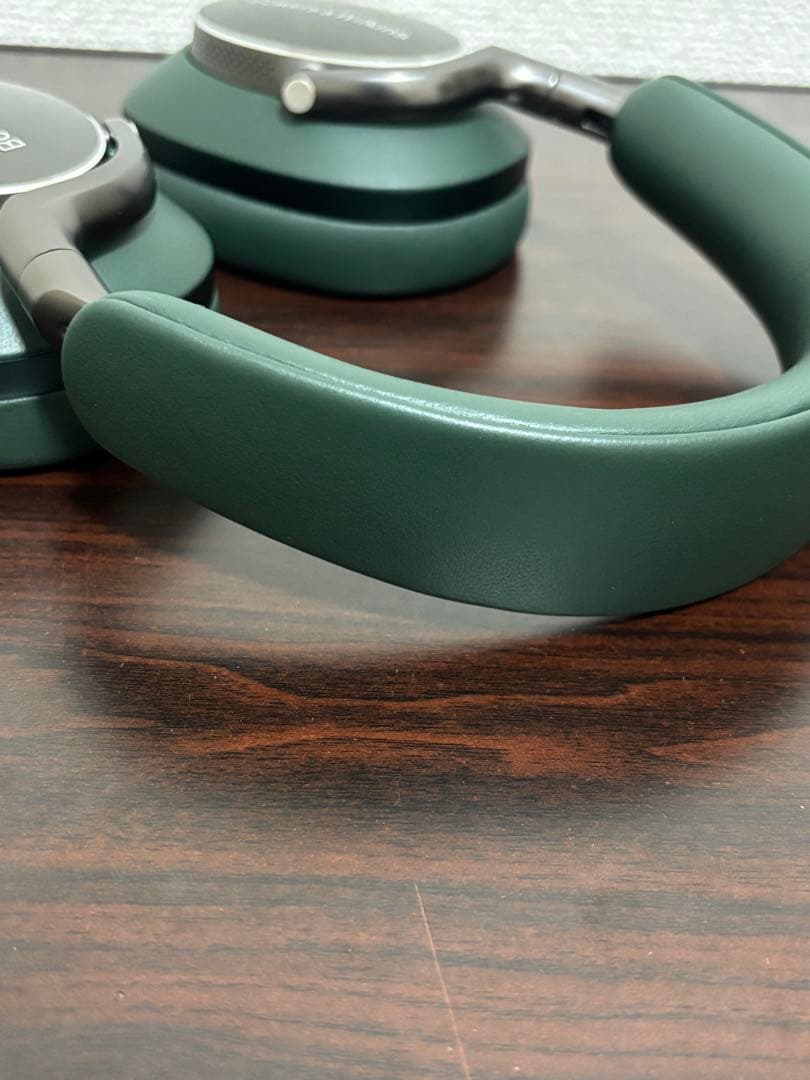 Bowers & Wilkins PX8 ダーク・フォレスト