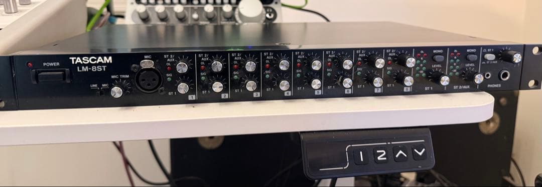 TASCAM LM-8ST マルチチャンネルオーディオミキサー　ラインミキサー
