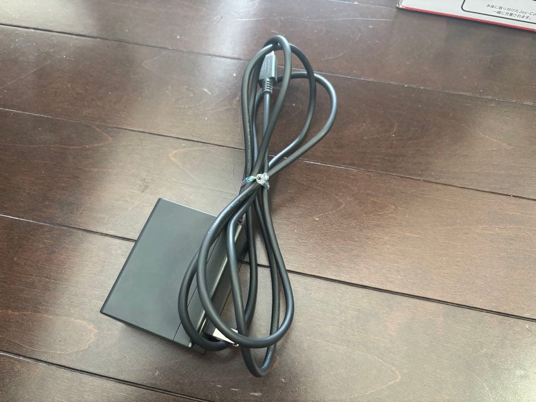 Nintendo Switch 本体（ネオンブルー/ネオンレッド）