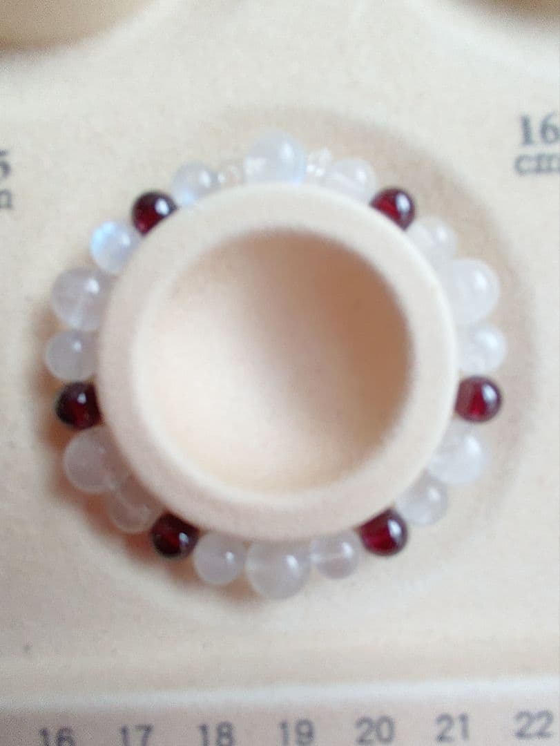 ブルームーンストーンとロードライドガーネットのブレスレット