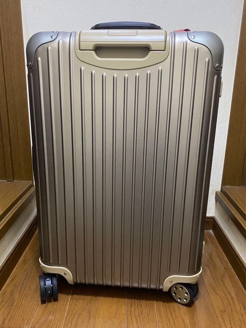 新品 旧 リモワ ルフトハンザ プライベートジェット 67L チタニウム