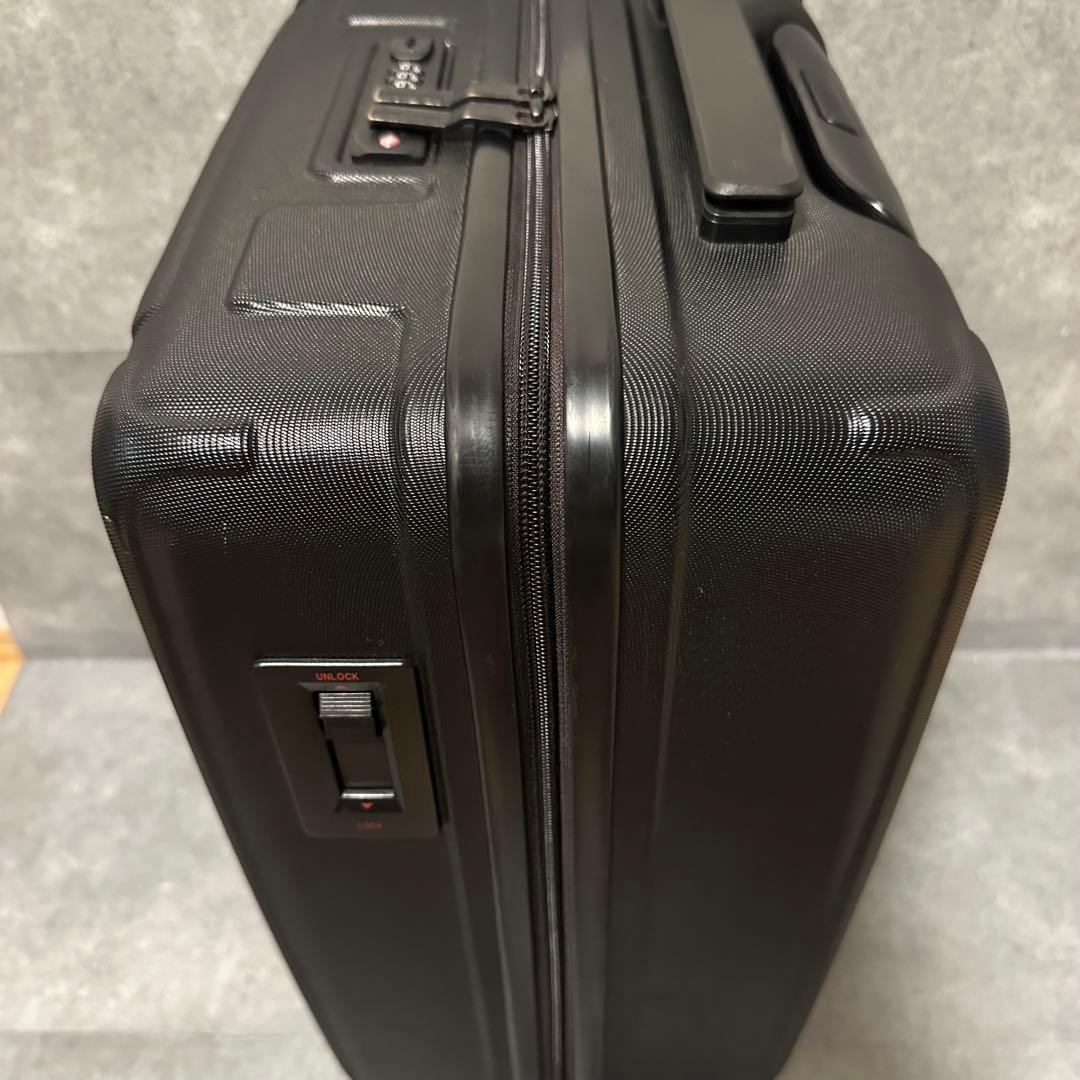 ブリーフィング　キャリーケース　h-37 ブラック　37L ブラック　4輪