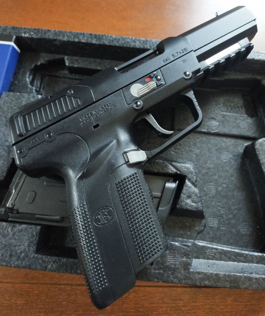 東京マルイ FN ファイブセブン ガスブローバッグ ハンドガン