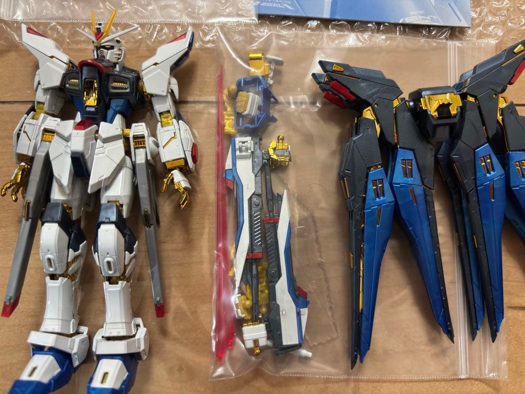 RGストライクフリーダム+ デスティニー チタニウム+拡張パーツ+レジェンド