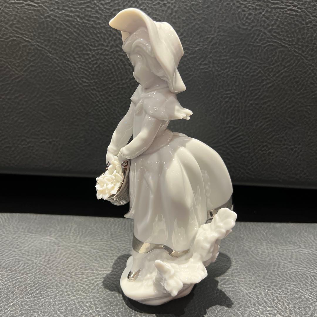 LIADRO リヤドロ（陶器人形 置物） 花と少女 綺麗な花ばかり　スペイン製