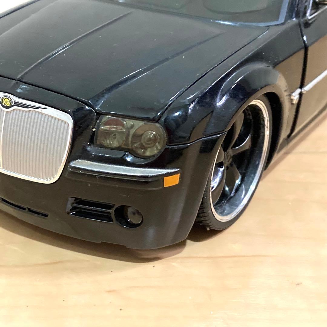 ミニカー JADA DUB CITY KUSTOM$ Chrysler 300C 1/18