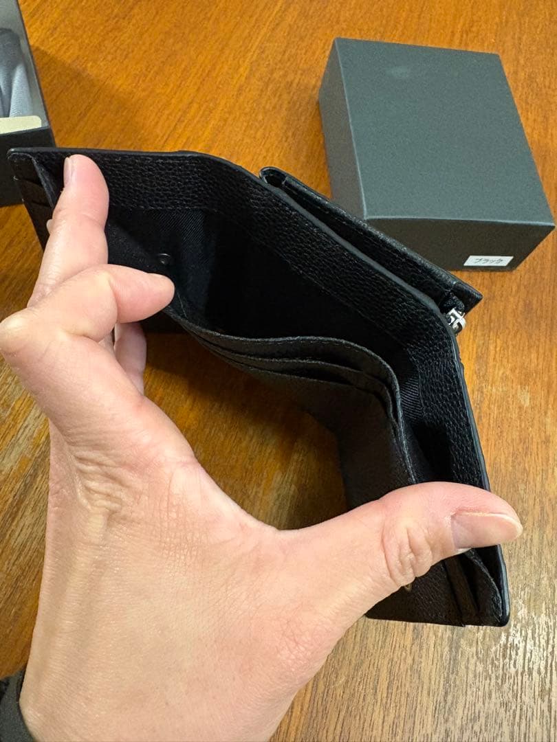 R’s shop　新品　本革クロコダイルレザー 二つ折り財布 ブラック