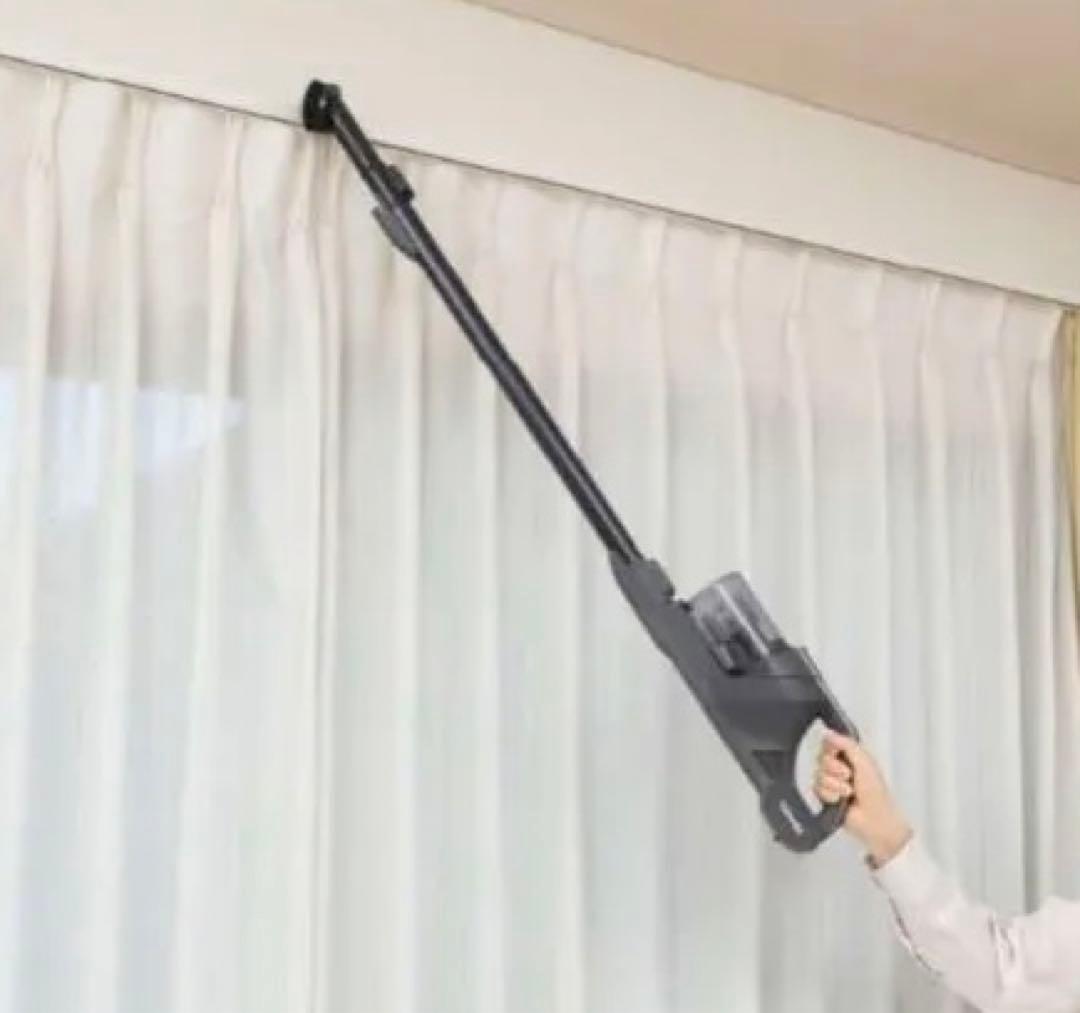 ほぼ新品⭐️女性とシニアにも軽い⭐️TOSHIBAハンディークリーナー