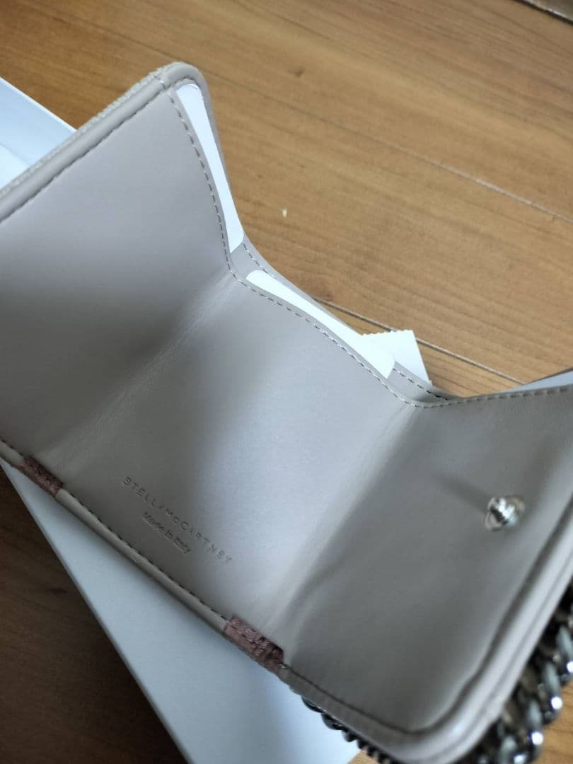 新品未使用！STELLA McCARTNEY ベージュ三つ折り財布